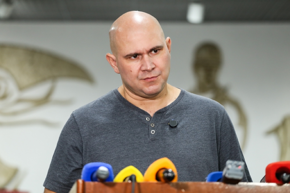 Abilio faz fusão e transforma cinco secretarias em duas