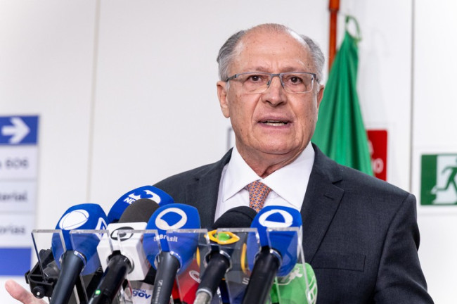 Governo intensifica diálogos para reverter tarifa dos EUA
