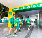Mais de 60 mil alunos voltam às aulas; veja como evitar congestionamentos