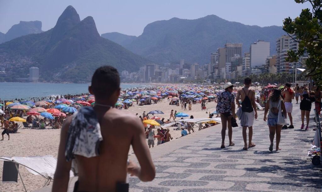 CNDH contesta Programa Tolerância Zero e aponta violações contra ambulantes no Rio