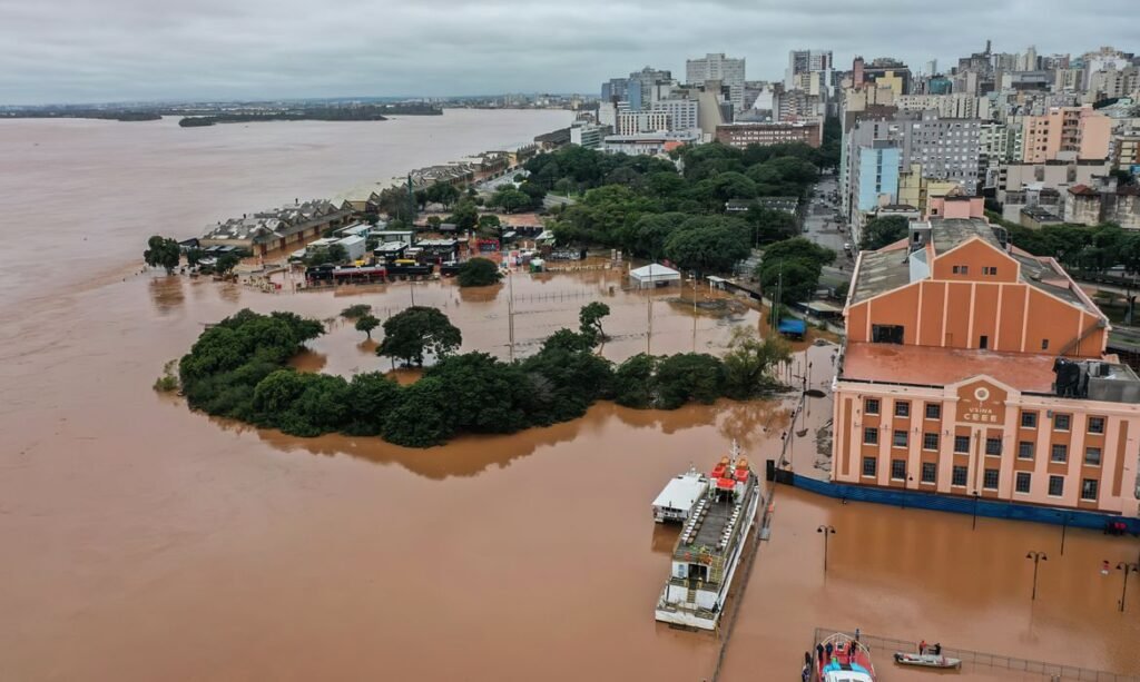Defesa Civil emite alerta laranja com nível do Guaíba atingindo 2,54 metros em Porto Alegre