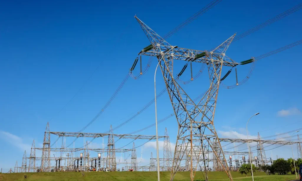 Setor elétrico antecipa geração de energia para mitigar riscos do El Niño