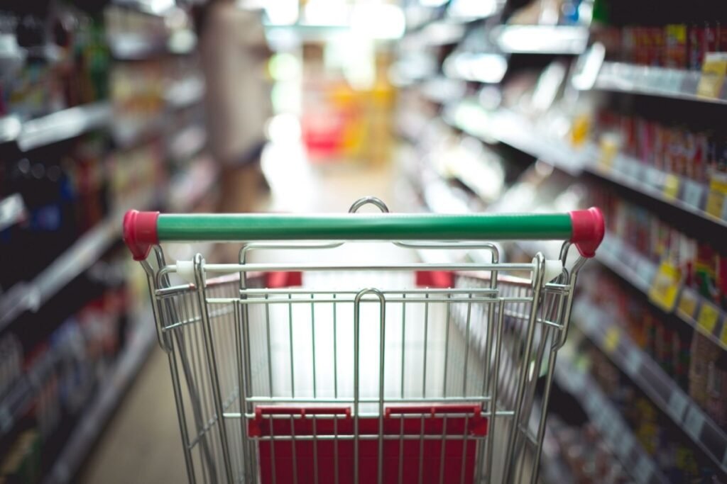 Supermercado no Amazonas é condenado a pagar R$ 500 mil por vender produtos vencidos