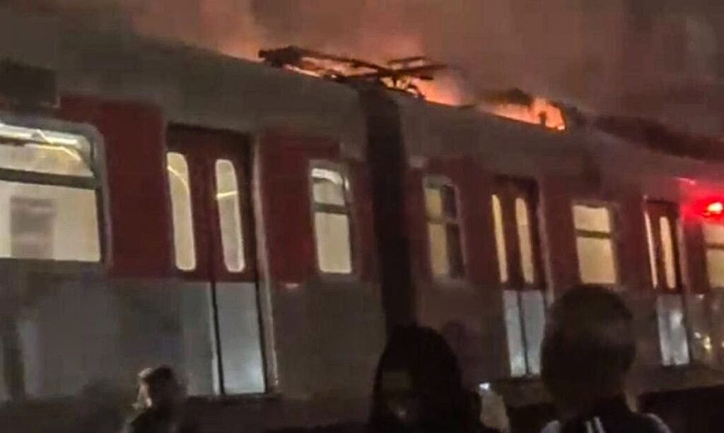 Falha elétrica e incêndio paralisam operação de trens na capital paulista
