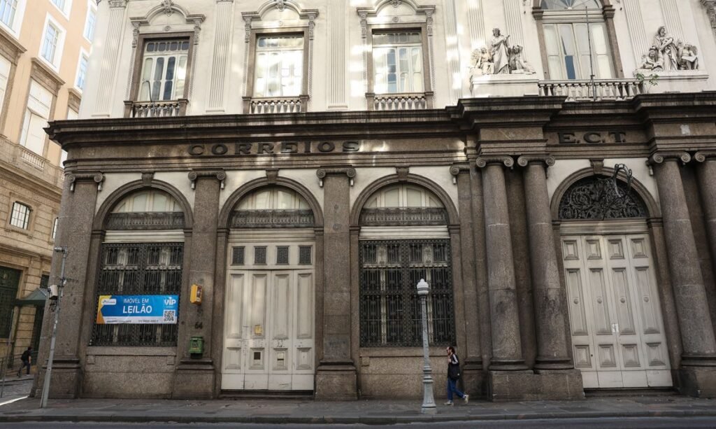 Leilão da antiga sede dos Correios no Rio de Janeiro movimenta mercado imobiliário