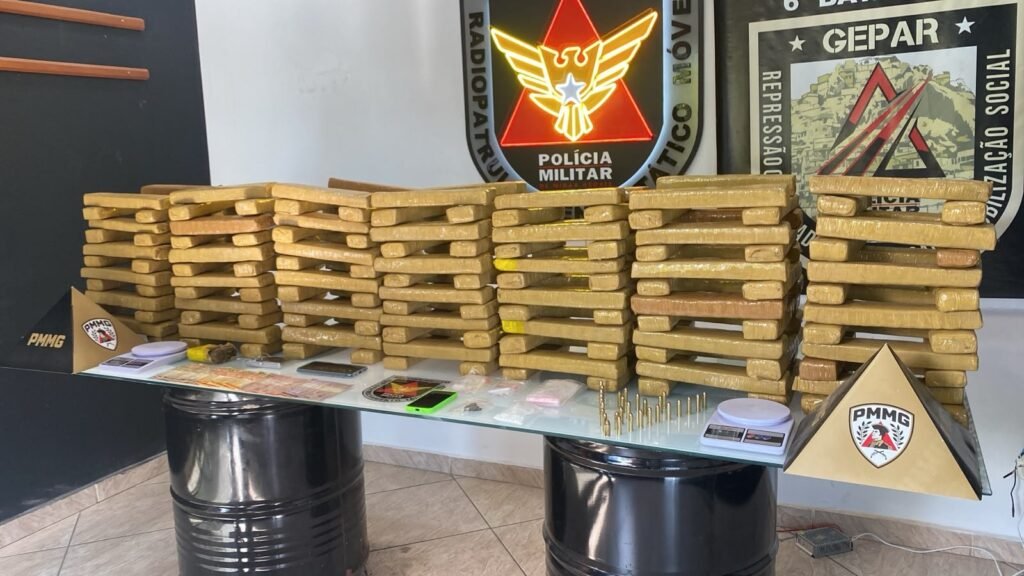 Polícia Militar apreende grande carga de maconha em Governador Valadares