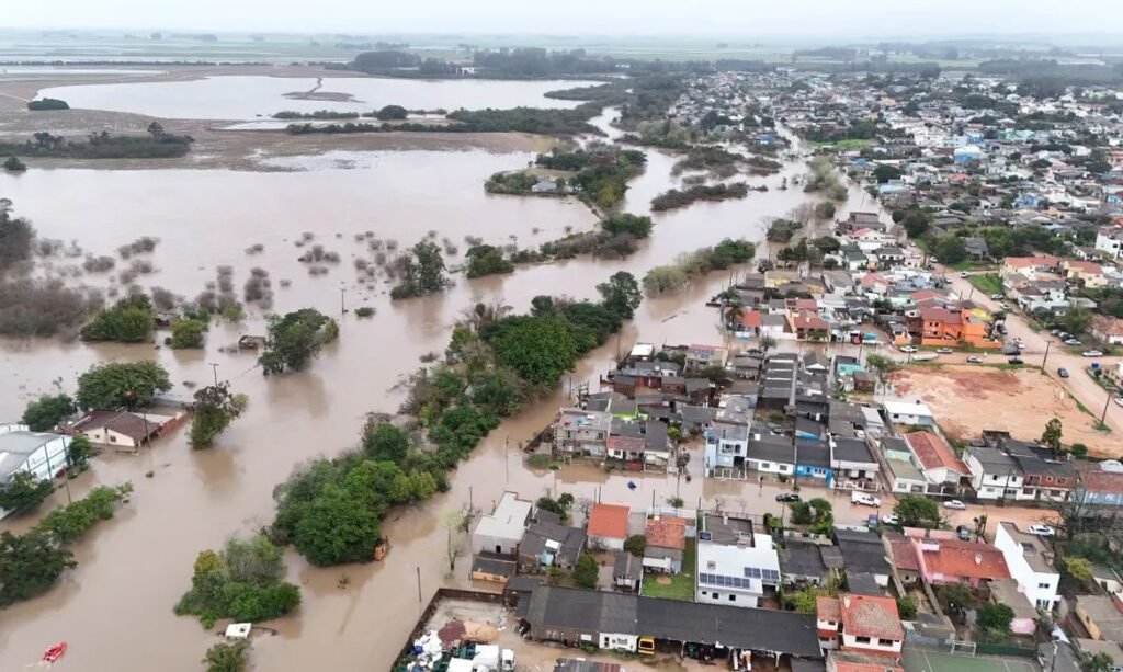 Rio Grande do Sul enfrenta alerta vermelho por risco severo de inundações