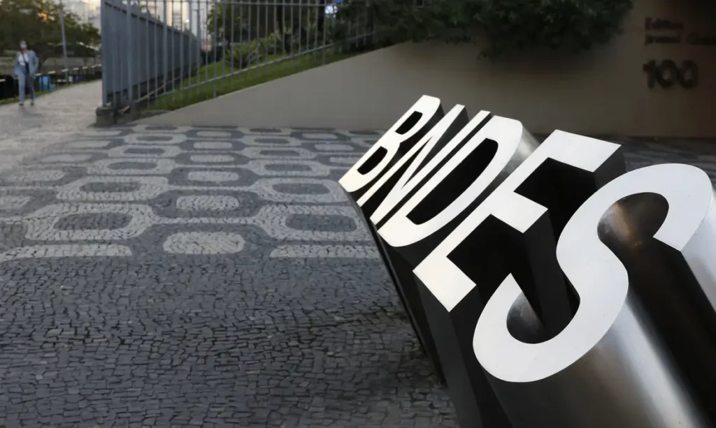 BNDES bate recorde histórico com R$ 24,8 bilhões em crédito para o agronegócio