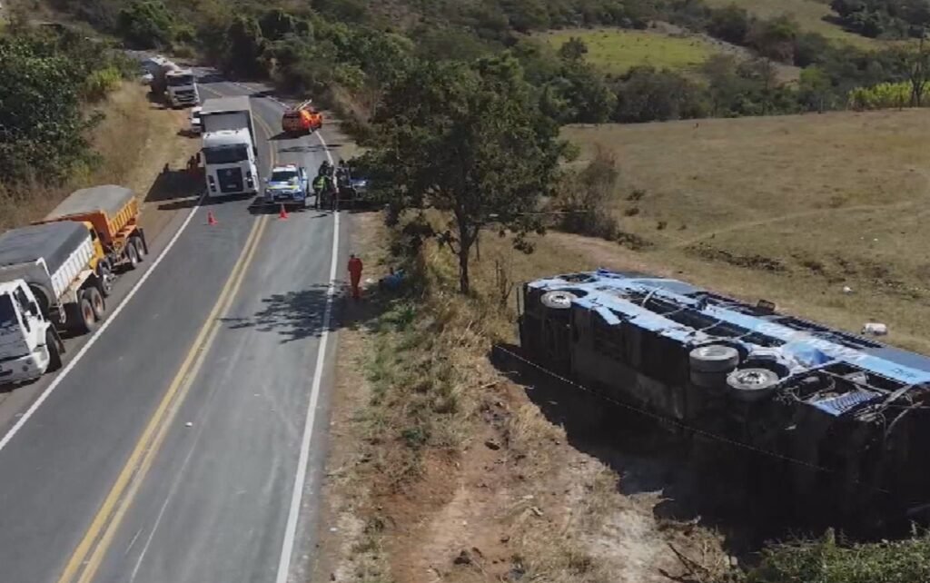 Caminhão trafegava a 120 km/h antes de colisão fatal na Go-010, aponta perícia