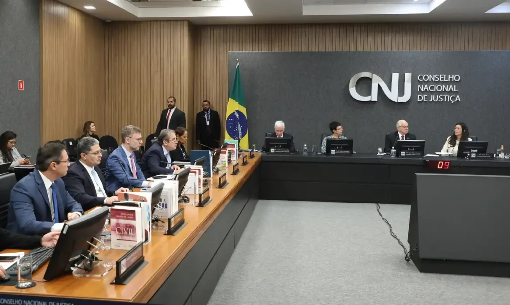 CNJ determina afastamento de Gabriela Hardt por dois anos