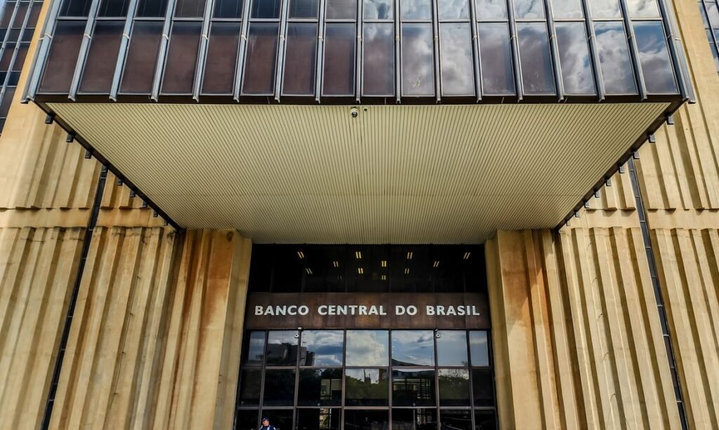 Copom inicia reunião decisiva para definir o futuro da taxa Selic em 2026