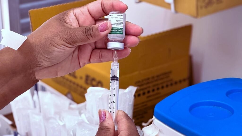 Crescimento de casos de gripe em Cuiabá acende alerta para vacinação