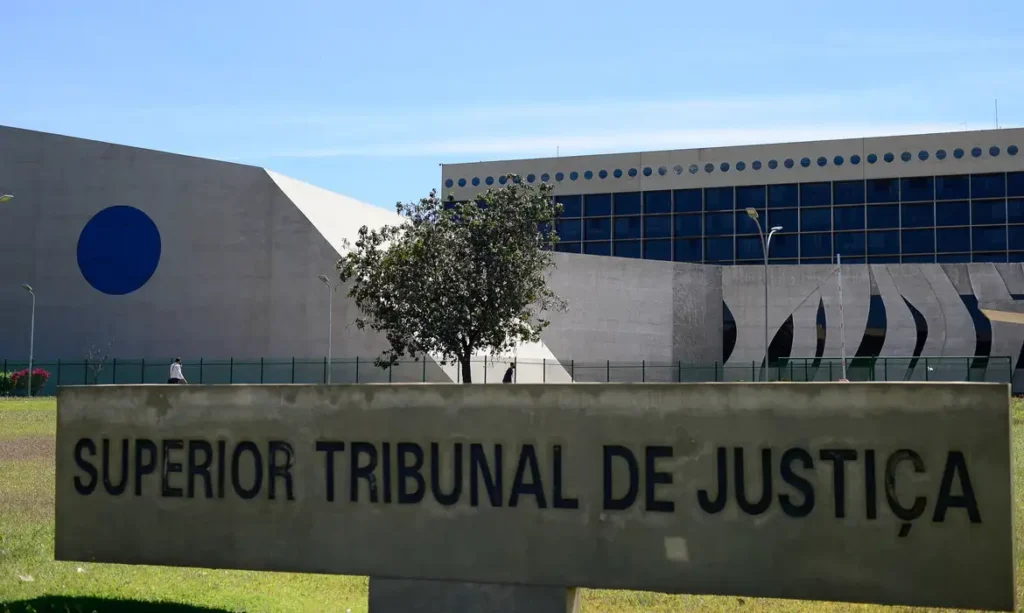 Decisão unânime do STJ cassa mandato do ministro Marco Buzzi por crimes sexuais