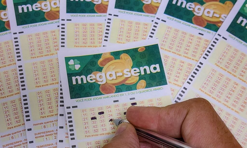 Domingo tem sorteio de R$ 165 milhões na Mega-sena pelo concurso 3.042