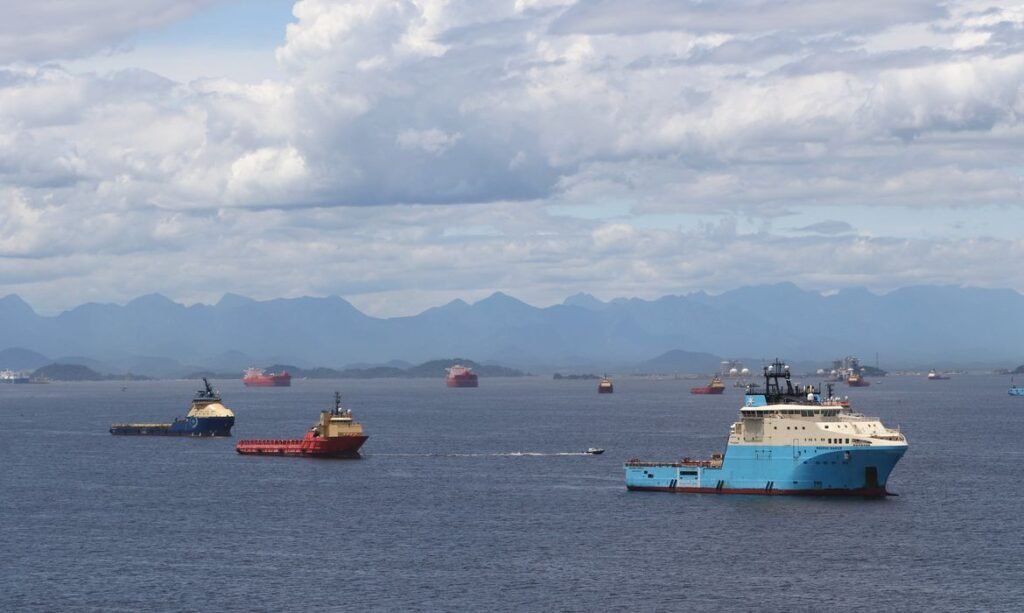 Estaleiro é denunciado pelo MPF após sete anos de despejo irregular na Baía de Guanabara