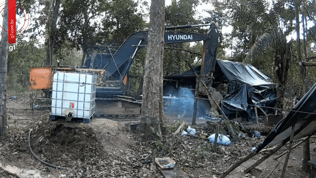Forças de segurança inutilizam maquinário de garimpo ilegal em terra indígena de Mato Grosso