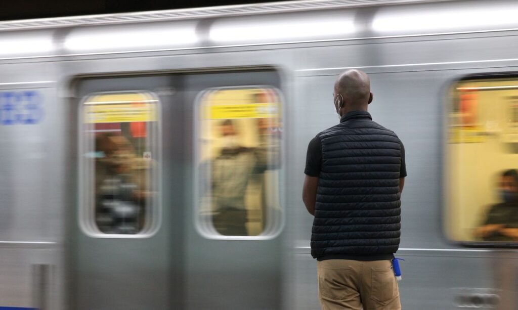 Greve na CPTM causa paralisação parcial e afeta um milhão de passageiros em São Paulo