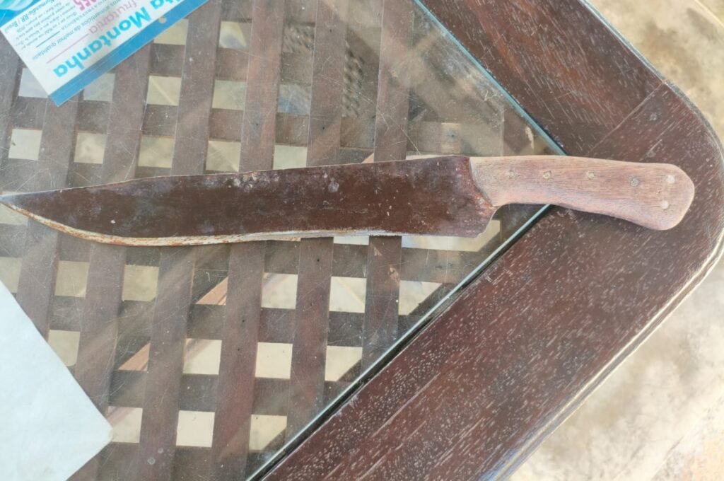 Homem é preso em Normandia após ameaçar companheira com faca