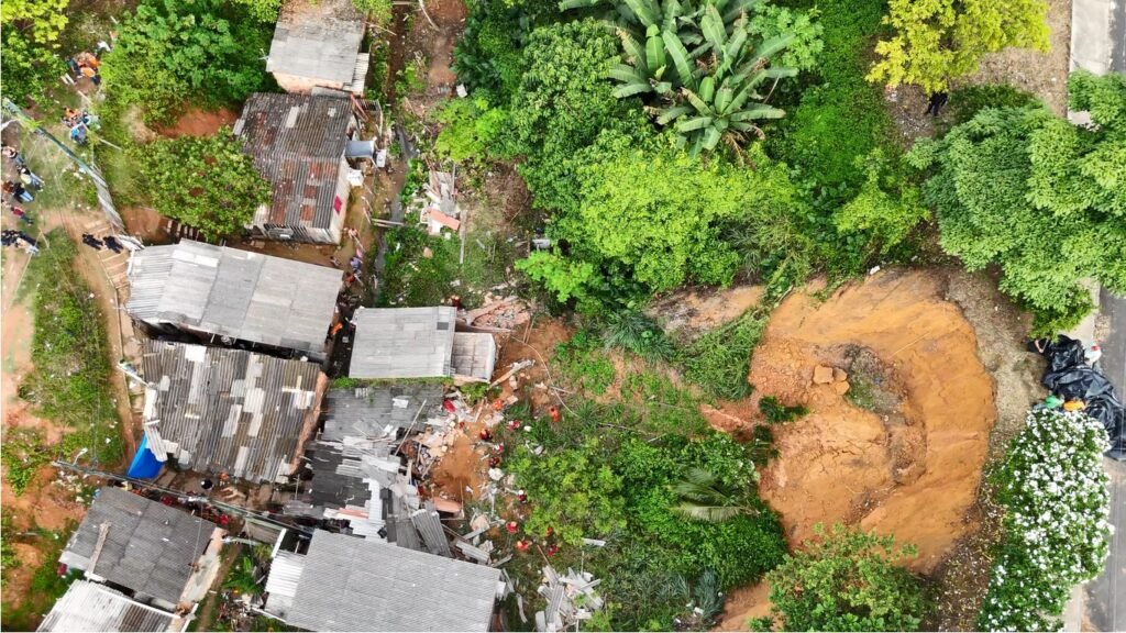 Manaus entra em emergência por 180 dias para agilizar resposta a deslizamentos de terra