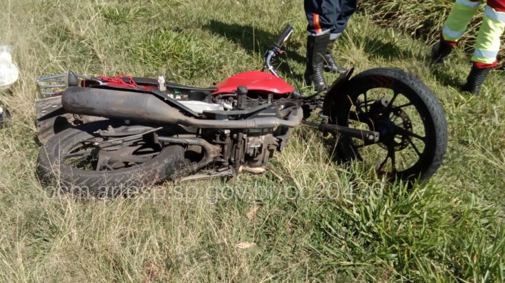 Motociclista morre em colisão contra caminhão na rodovia Sp-340 em Aguaí