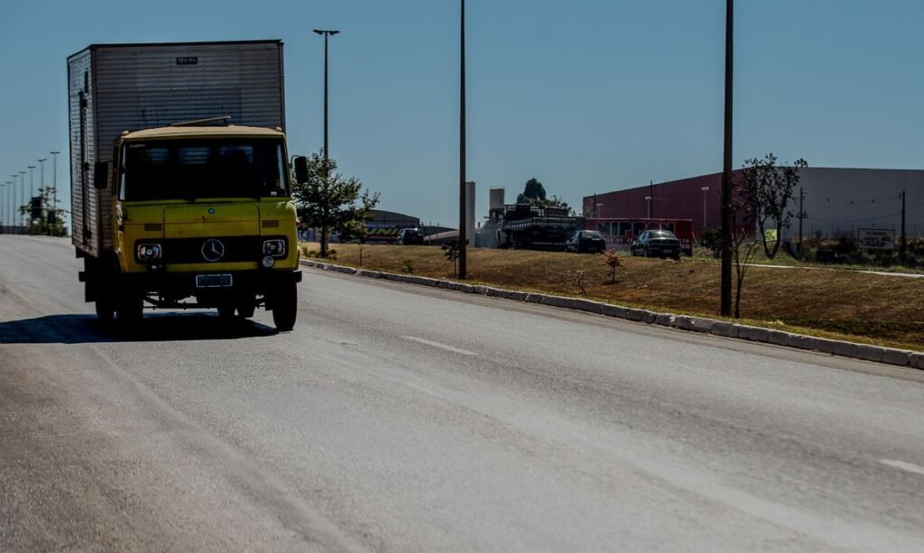 Nova lei do frete torna permanente o controle sobre o transporte de cargas no Brasil