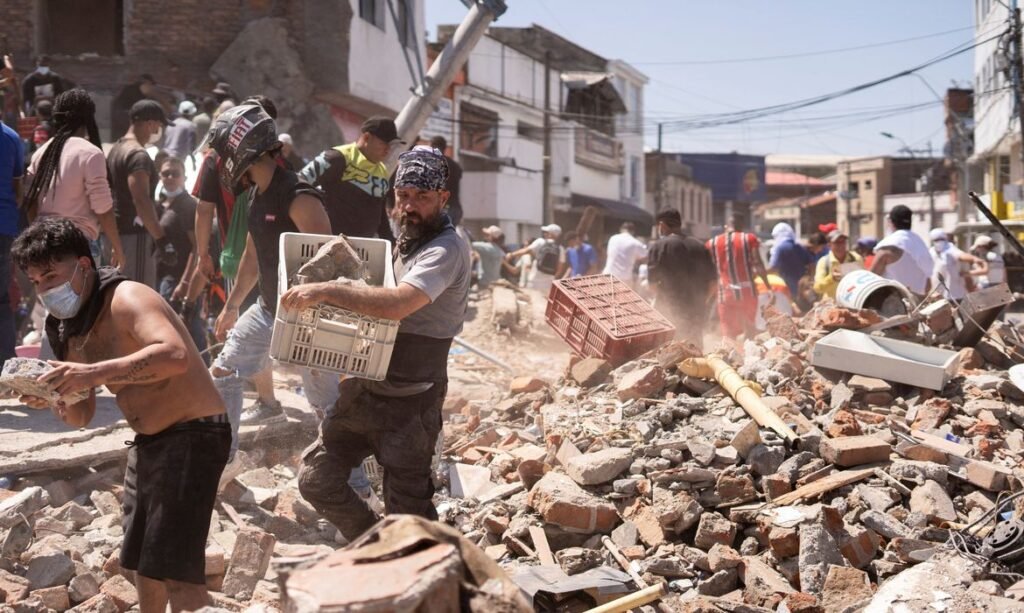 Sobe para 20 o número de mortos após terremoto de magnitude 7,4 atingir a Colômbia nesta segunda
