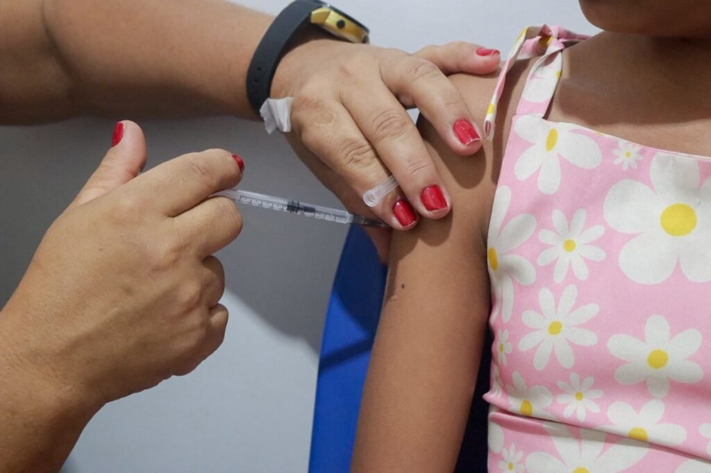 Teresina promove campanha de multivacinação para atualizar cadernetas de jovens