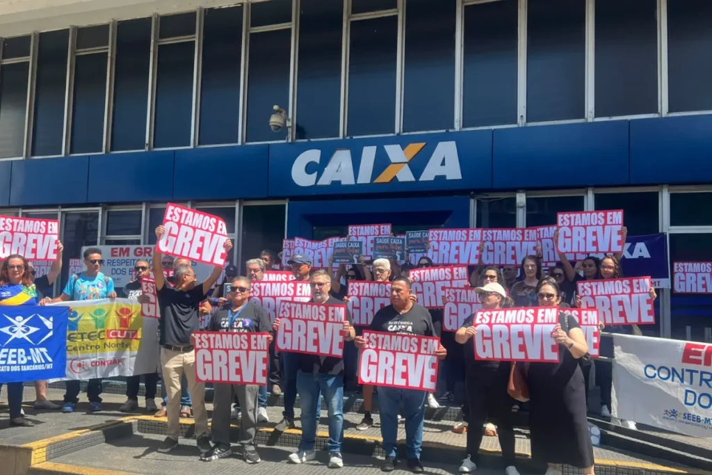 Bancários da Caixa mantêm greve em Cuiabá após rejeição de proposta salarial