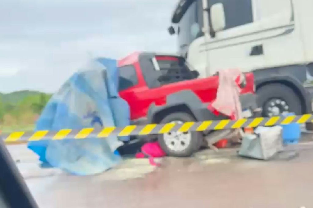 Colisão frontal entre carro e carreta deixa dois mortos na Br-364 em Mato Grosso