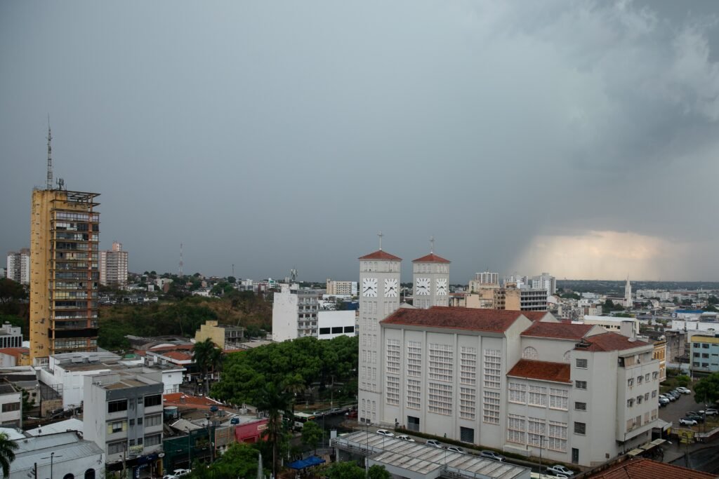 Cuiabá registra elevação térmica após breve período de temperaturas amenas