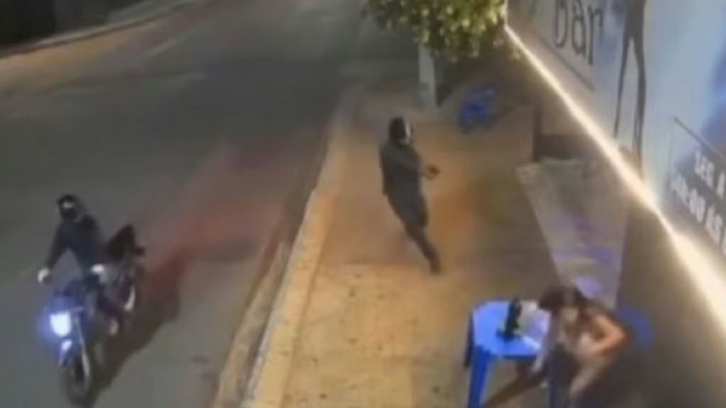 Dona de bar baleada em Pontes e Lacerda pede socorro em vídeo após atentado