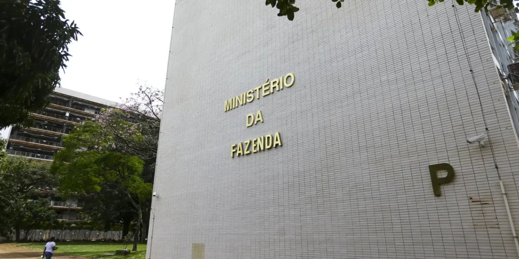Governo federal revisa para baixo projeções de crescimento do PIB para 2026 e 2027