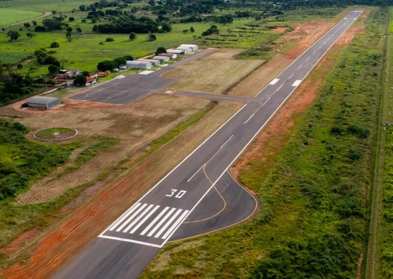 Justiça exige reforma e controle administrativo no aeroporto de Juína após denúncia do MPMT