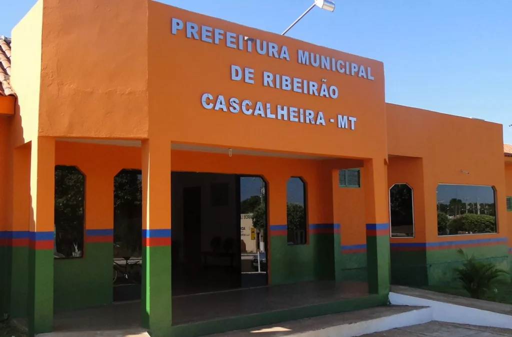 Justiça suspende nomeações e Prefeitura de Ribeirão Cascalheira afasta 38 servidores