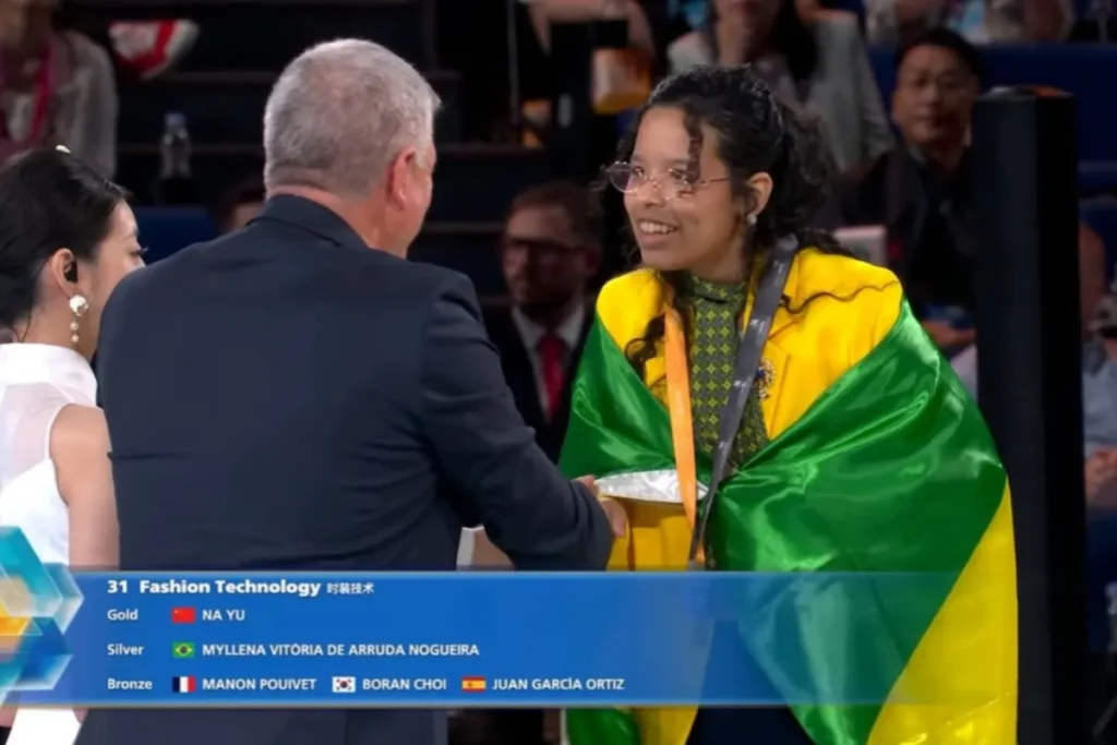 Mato-grossense conquista medalha de prata em mundial de tecnologia da moda na China