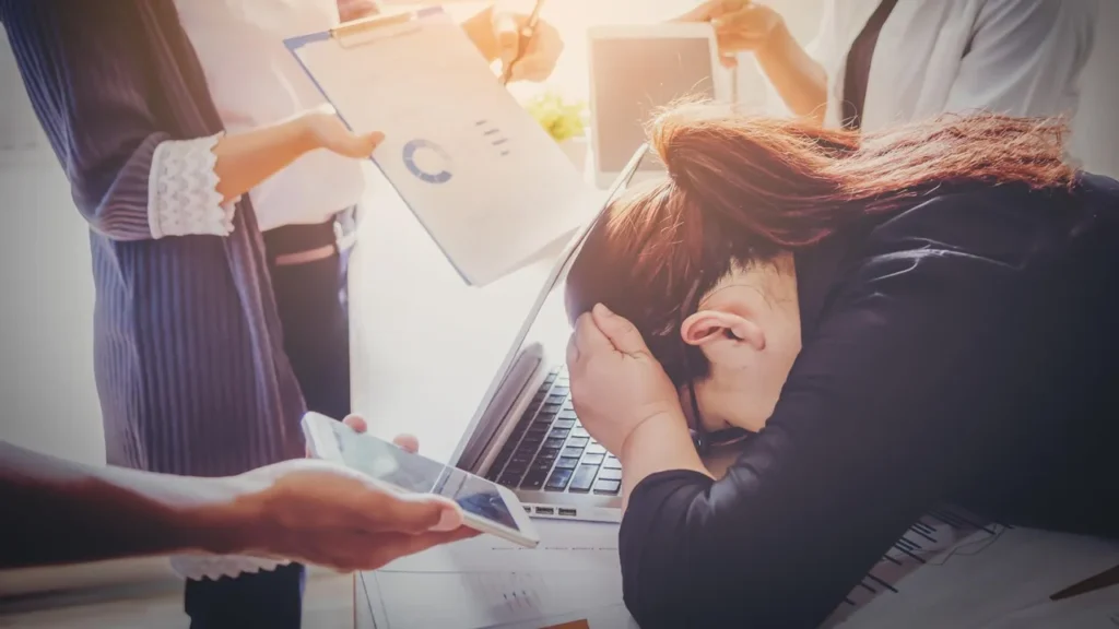 Saúde mental no trabalho: como identificar sinais de sobrecarga e buscar apoio