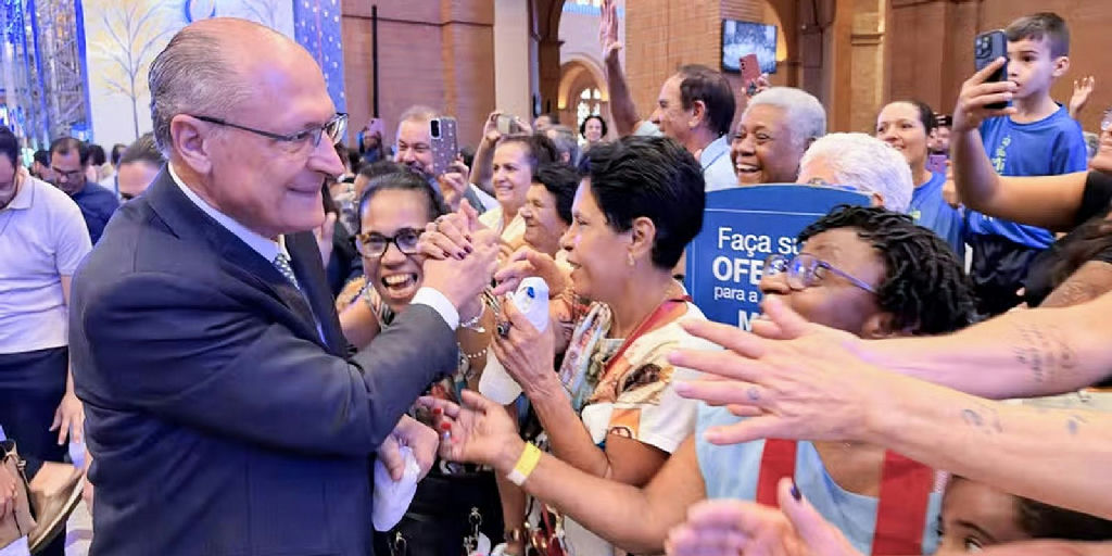 Alckmin cobra neutralidade do TSE e defende liberdade de expressão durante visita a Aparecida