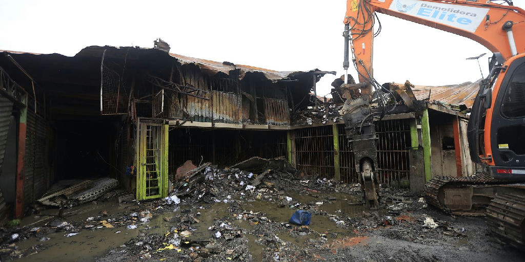 Ceagesp define cronograma para retorno de comerciantes após incêndio em pavilhão