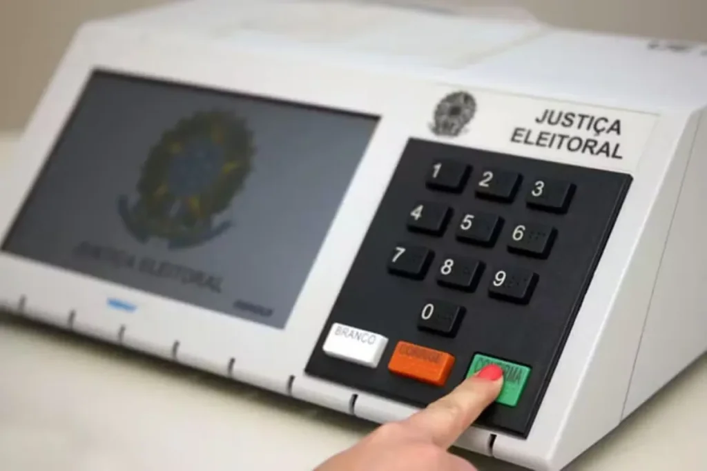 Eleitoras superam homens com quase cem mil votos a mais nas urnas