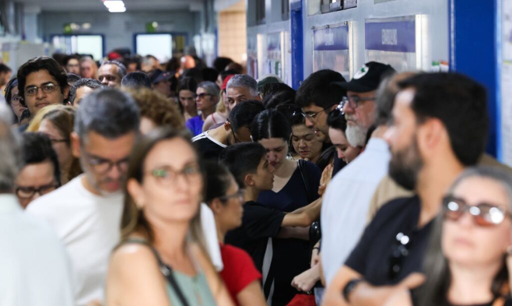 Eleitores estão autorizados a usar vestimentas e adereços com preferência política no segundo turno
