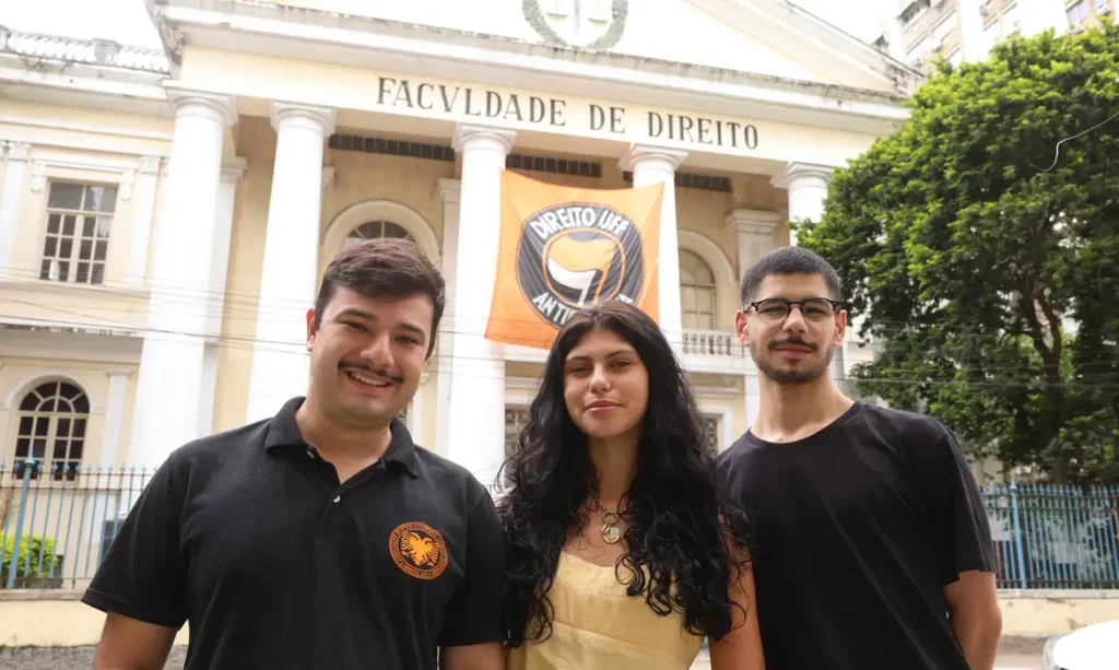 Estudantes da UFF lideram protestos após primeiro turno em Niterói