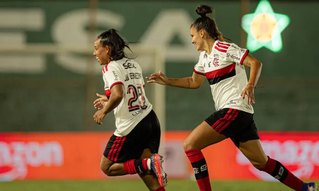 Flamengo supera Fluminense e garante vaga nas semifinais da Copa do Brasil