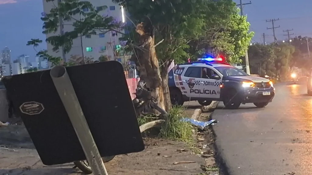 Jovem de 21 anos perde a vida em acidente de moto na avenida Miguel Sutil em Cuiabá
