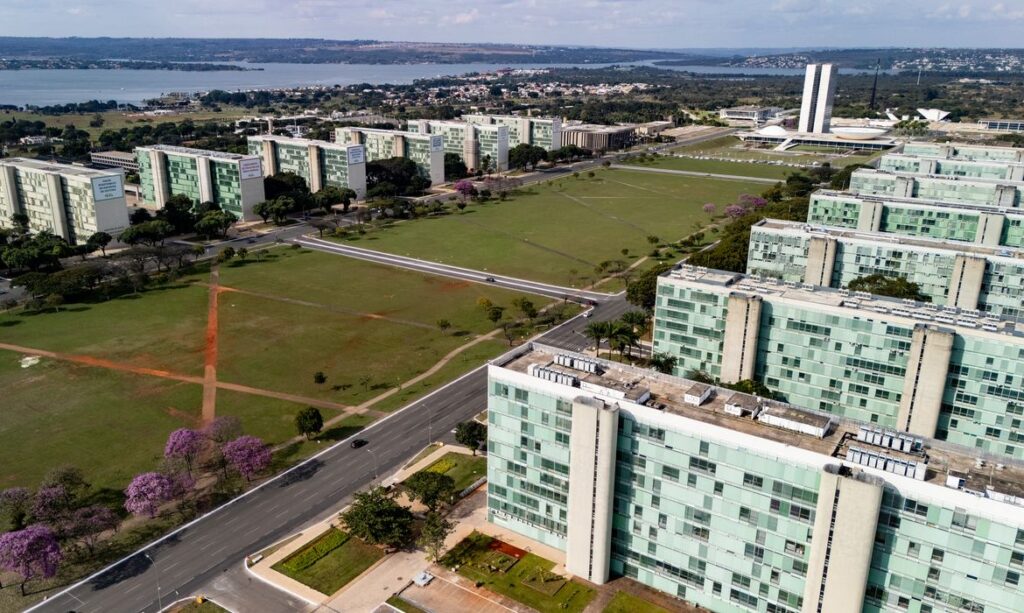 Manifesto de servidores públicos alerta para riscos em projetos de estado