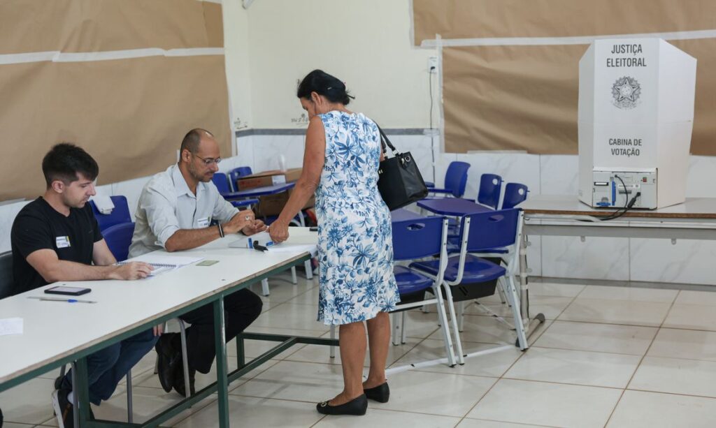 Movimento vovó vota combate abstenção entre eleitoras idosas