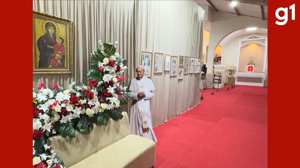 Objetos usados por São João Paulo II em visita a Cuiabá são exibidos em exposição histórica