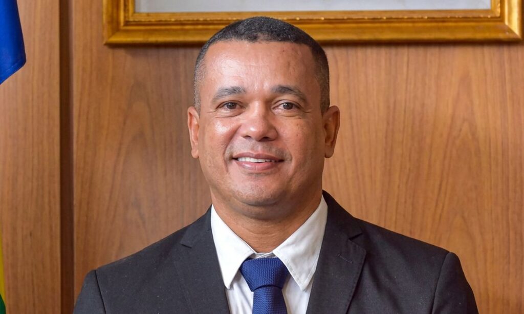 Prefeito afasta secretário municipal de segurança após ameaças a eleitores