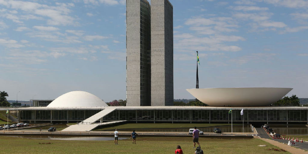 Senado articula rito célere para votar PEC do fim da escala 6x1 ainda nesta quarta-feira