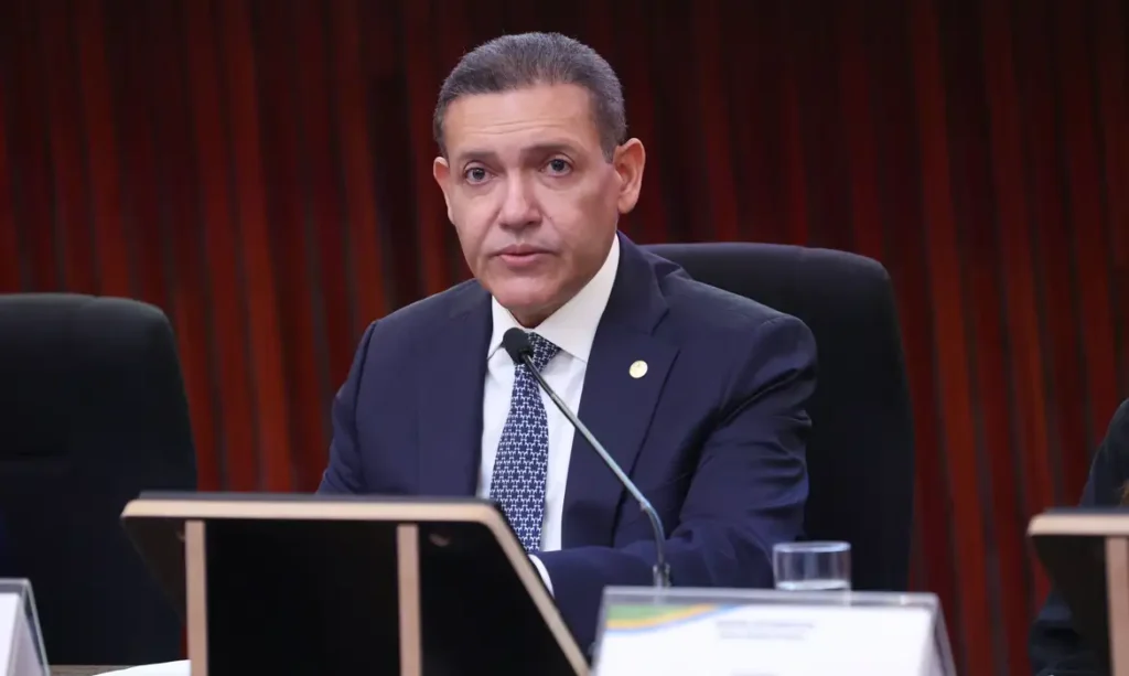 Tribunal superior eleitoral determina remoção de postagens falsas contra lula