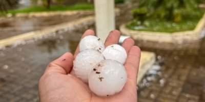 Alerta de granizo e chuvas intensas marca a previsão do tempo nesta terça-feira